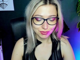 Erotic video chat xxHeidiLove