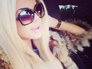 Erotic video chat xxmonikaxx