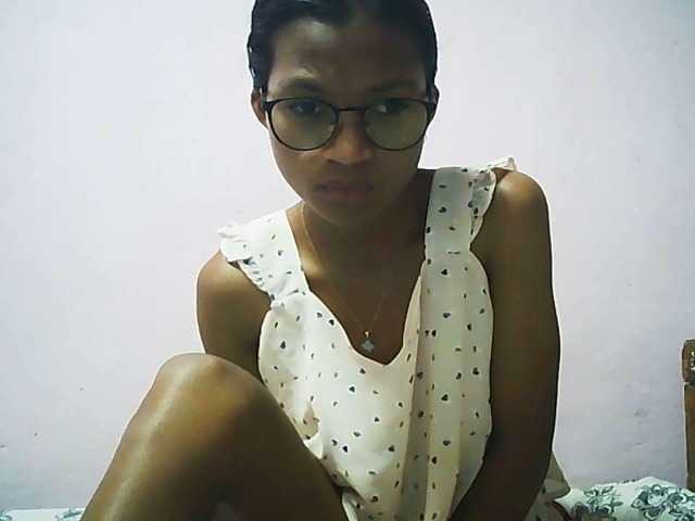 Welcome to my chat room! Feel free to say hi 😊