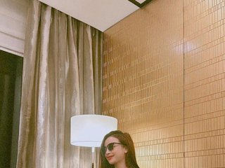 Erotic video chat Yang-Myy