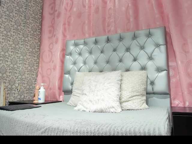 Broadcast screenshots yesicacharlote