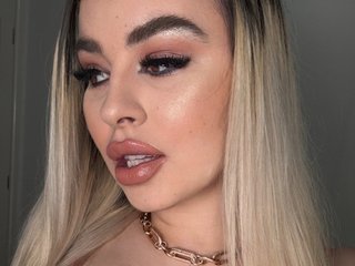 Erotic video chat YnnesBritney