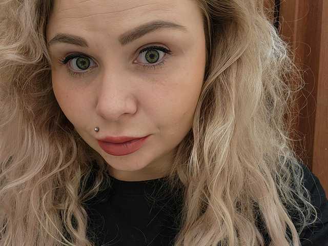 Photo of the profile YourFunnyBlondiee
