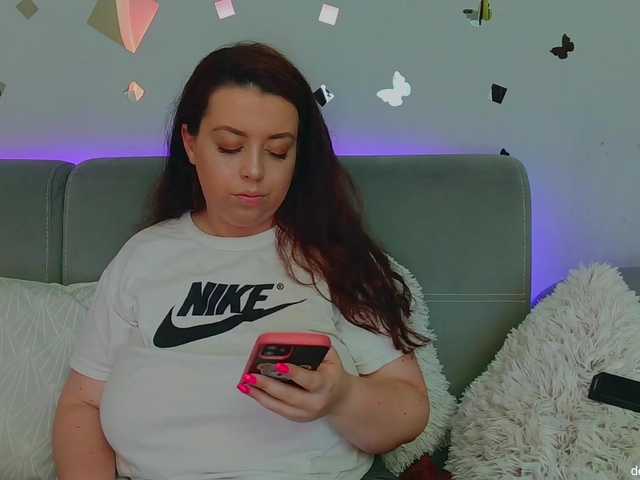Broadcast screenshots YssaBella
