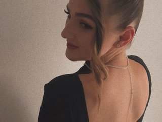 Erotic video chat ZaRa94
