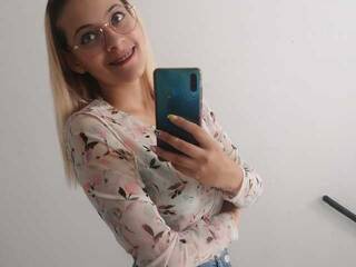 Erotic video chat ZOE069