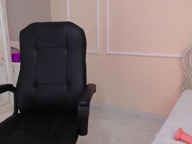 Broadcast screenshots ZoeeBroown