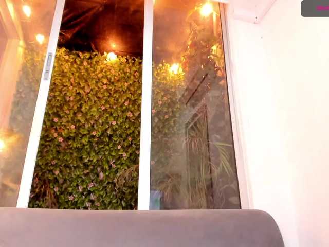 Broadcast screenshots ZoeHill
