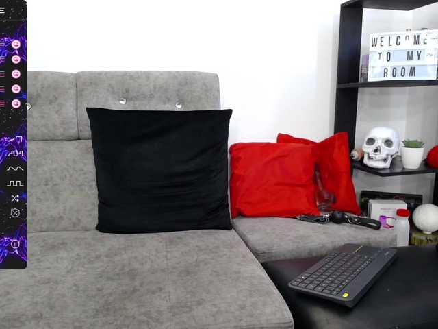 Broadcast screenshots ZoeyRogers