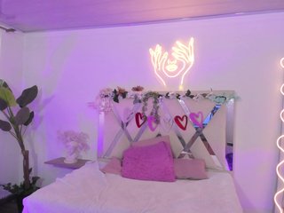 Erotic video chat ZURY-TAY